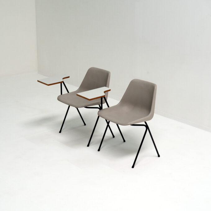 Pair of Funky Chairs by Robin Day for Tecno - Image 2