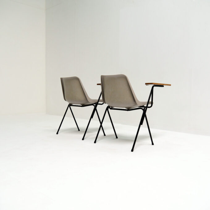 Pair of Funky Chairs by Robin Day for Tecno - Image 7